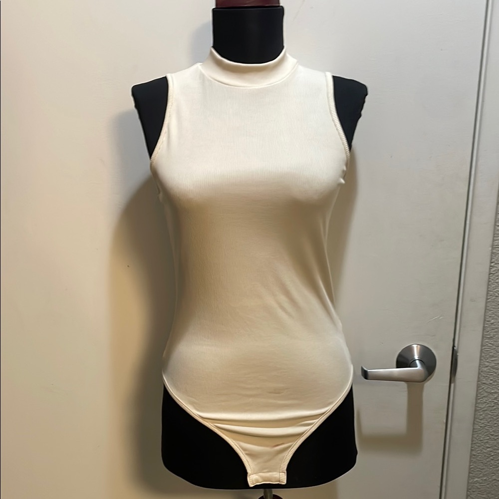 SHEIN Cream Sleeveless Fitted Bodysuit